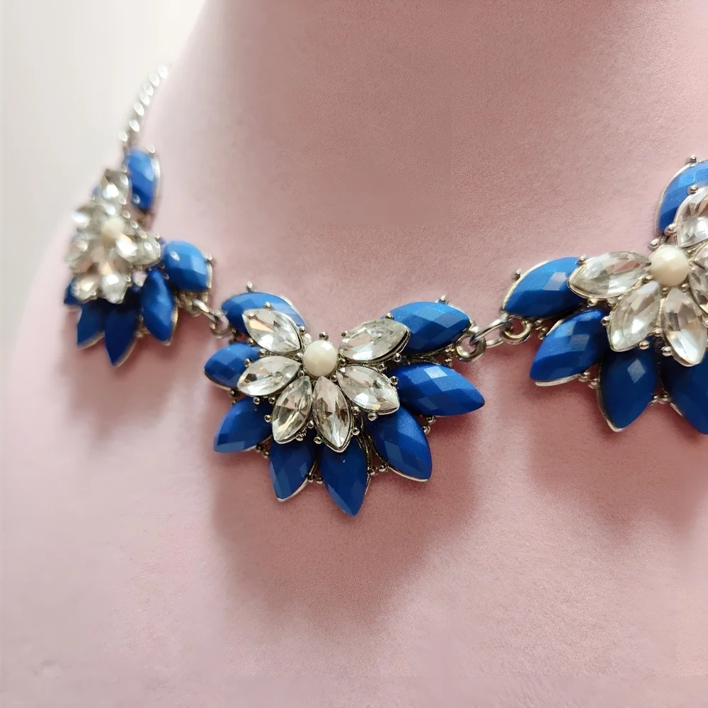 Retro Revival Floral Cobalt Blue Rhinestone Statement Necklace - Picture 6 of 8